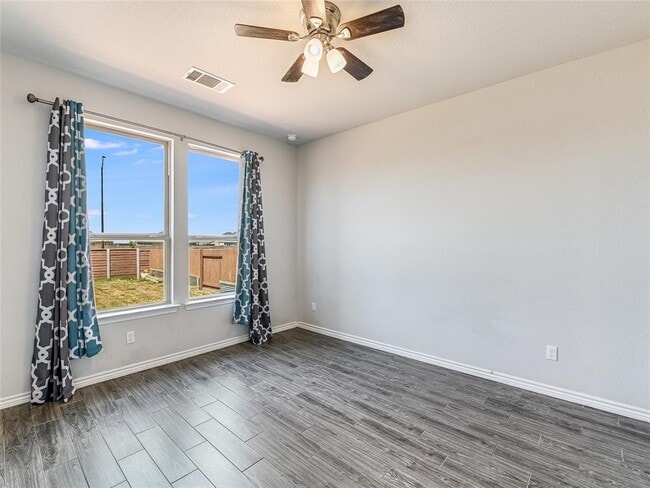 Building Photo - 120 Spanish Foal Trail