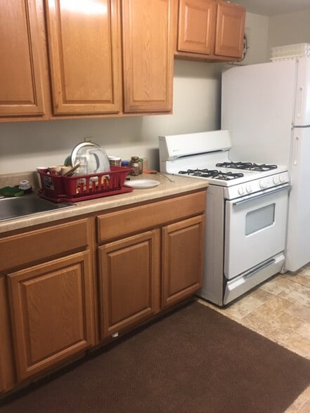 Building Photo - 7xx W Maple Ave