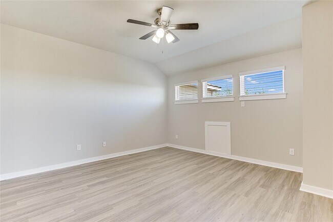 Building Photo - 17201 Leafroller Dr