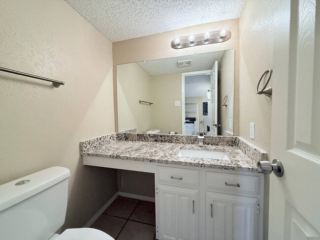 Building Photo - 777 Custer Rd