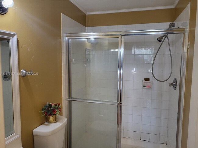 Building Photo - 820 NE 212th Terrace