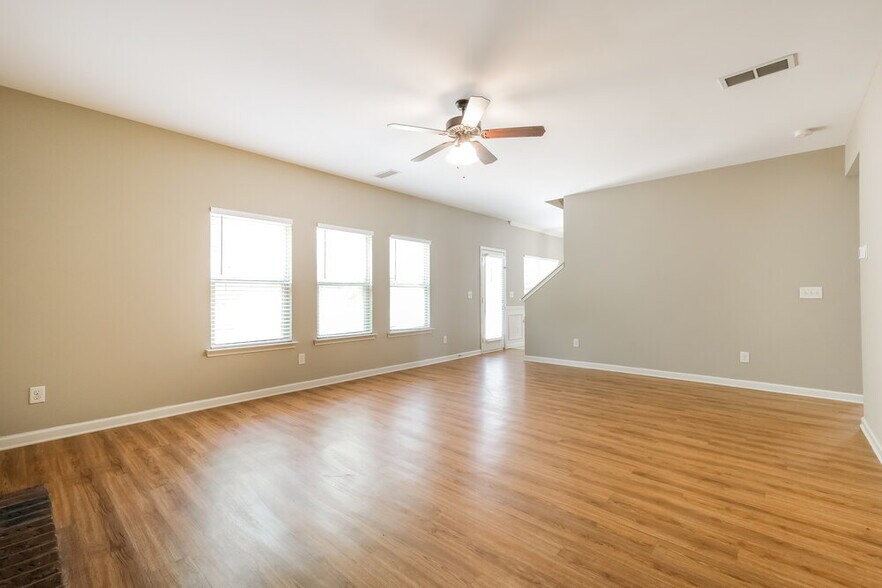 Building Photo - 40 Hamil Ct NW