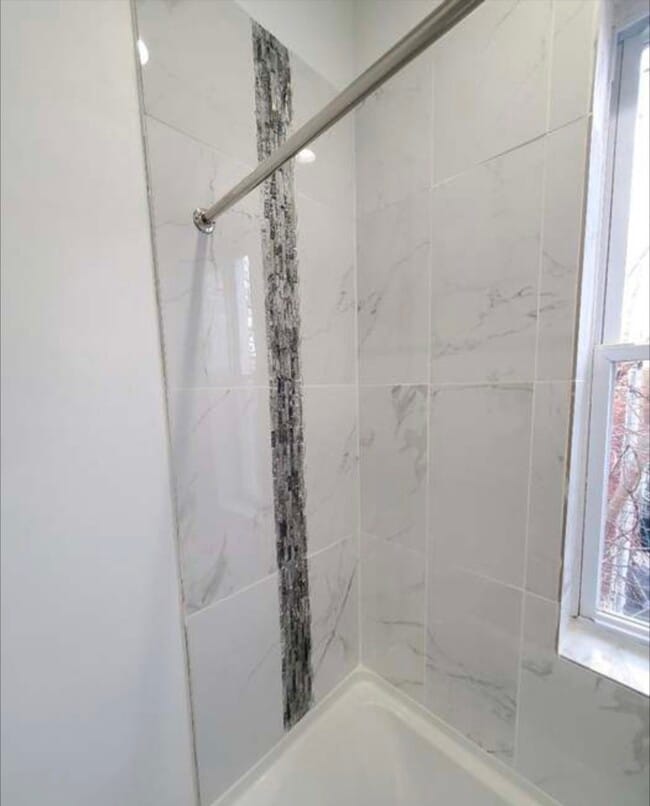 Building Photo - 5425 Catharine St