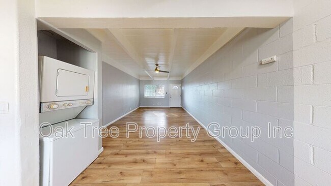 Building Photo - 7867 Bancroft Ave