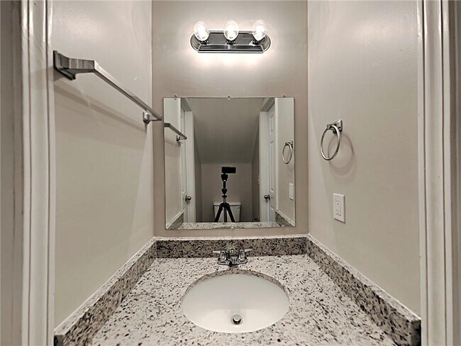 Building Photo - 1621 Heyford Cir NW