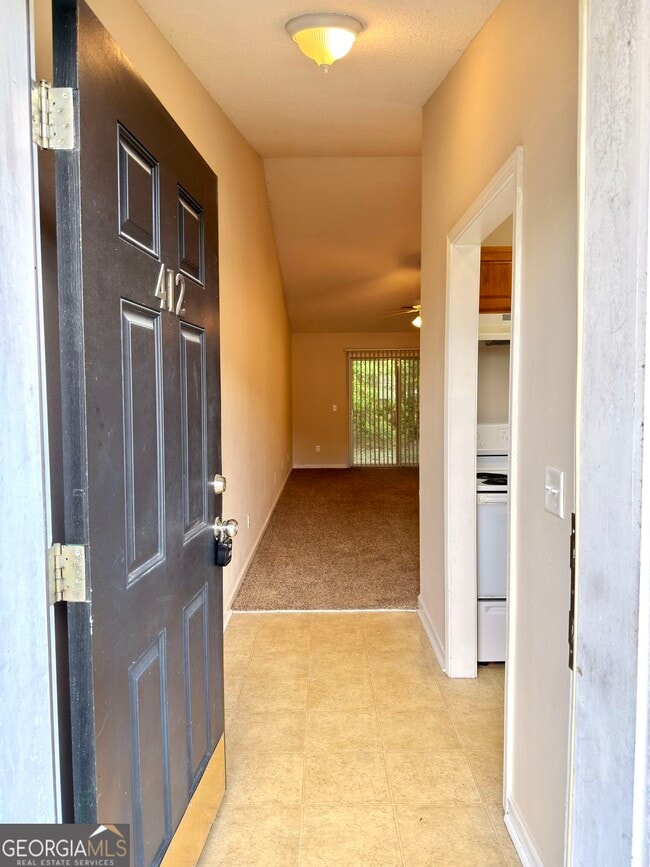 Building Photo - 412 Lawnwood Ct