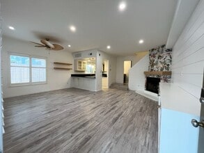 Building Photo - OB Beach House! 3 Bed 2.5 Bath A Block From the Water