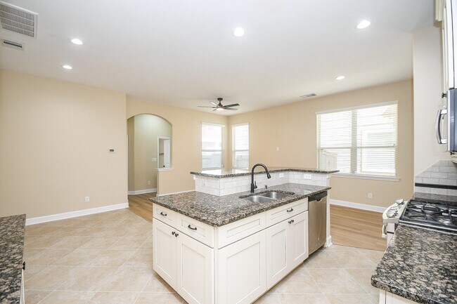 Building Photo - 23310 Isola St