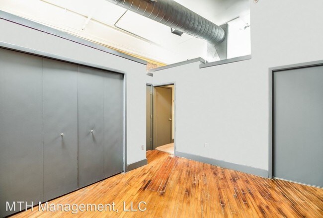 Building Photo - 3 br, 2 bath Apartment - 109 S Washington