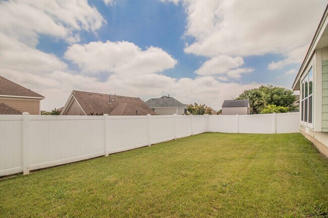 Building Photo - The Best in Texas: 3Bed/2Bath w/Spacious Ensuite