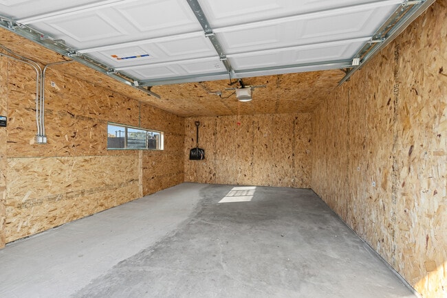 Building Photo - 1830 White St