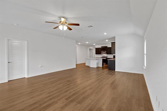 Building Photo - 314 Red Oak Dr