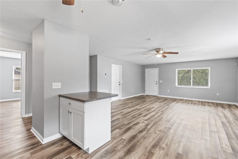 Building Photo - 1925 34th Ave E