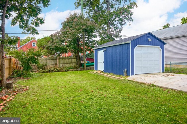 Building Photo - 2817 Onyx Rd