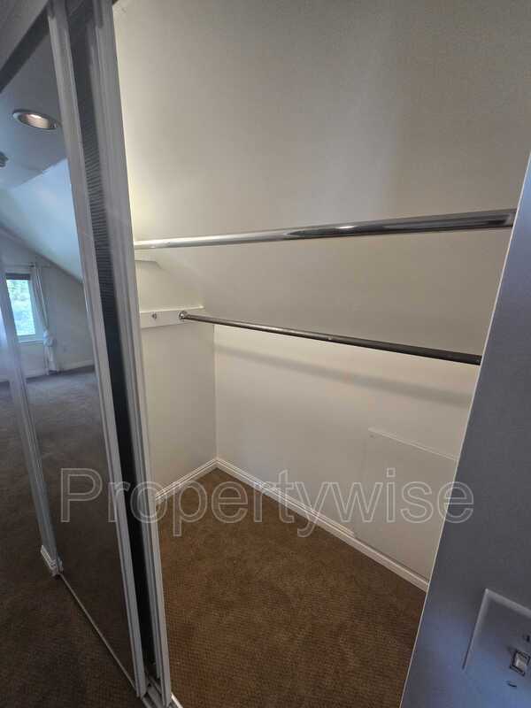 Building Photo - 958 S 800 E