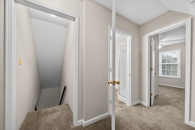 Building Photo - 4 Bedroom 2 Full Bath Pet Friendly Home For Rent!