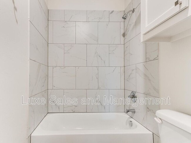 Building Photo - 3703 N Divis Ave