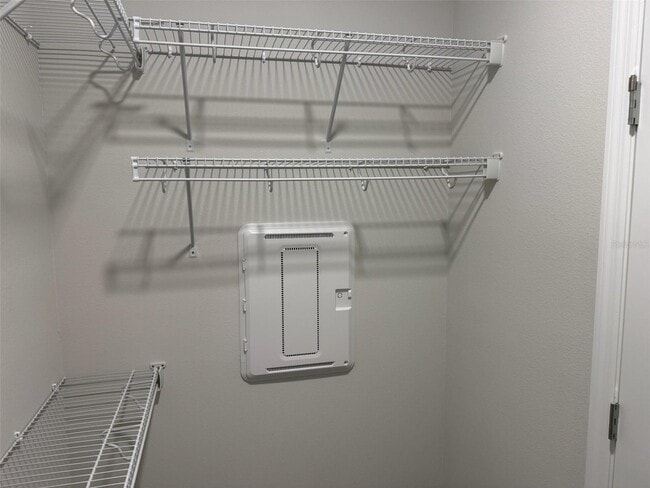 Building Photo - 611 Pothos St