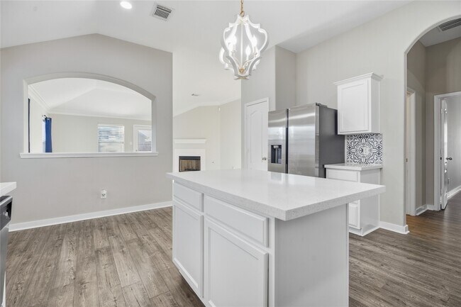 Building Photo - 2249 Waxwing Dr