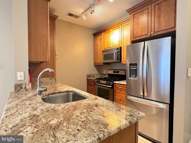 Building Photo - 12925 Centre Park Cir