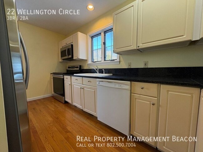 Building Photo - 22 Wellington Cir