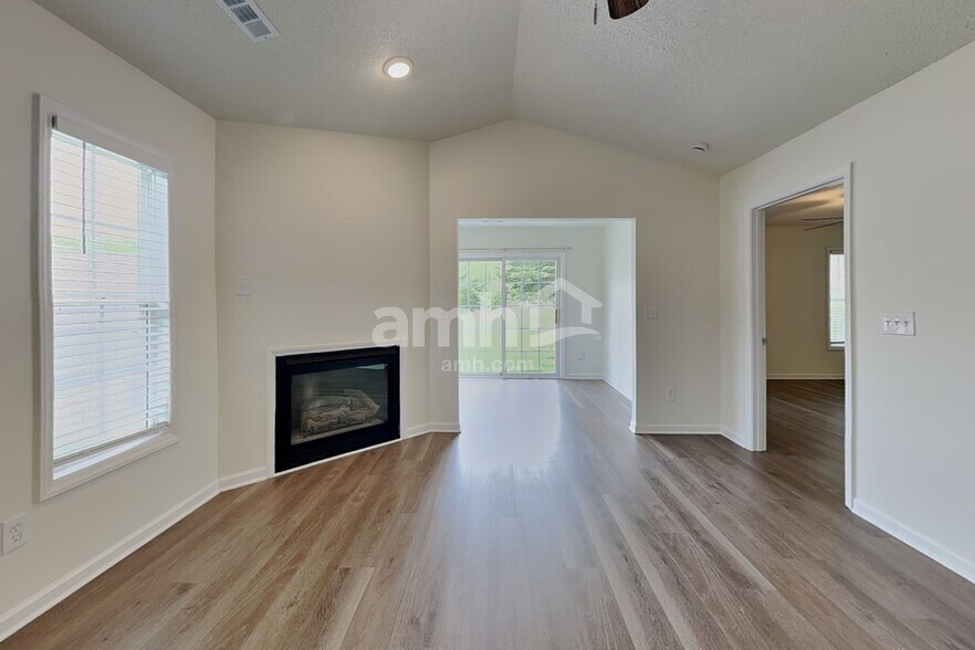Building Photo - 165 Bristol View Cir