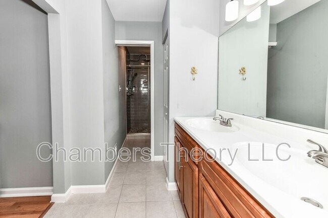 Building Photo - 2318 Glade Bank Way