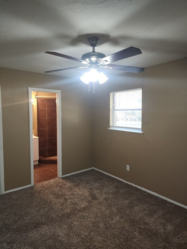 Building Photo - 1175 Dublin Dr