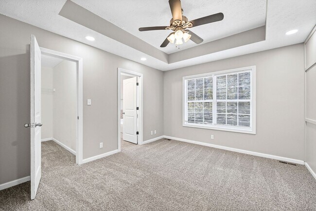 Building Photo - Pet Friendly Three Bedroom!