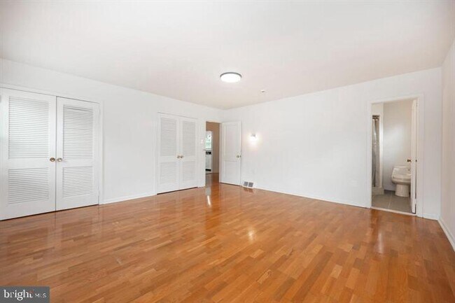 Building Photo - 1226 Fleetwood Rd