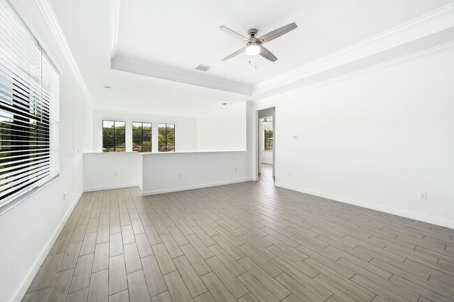 Building Photo - 601 SE Fascino Cir