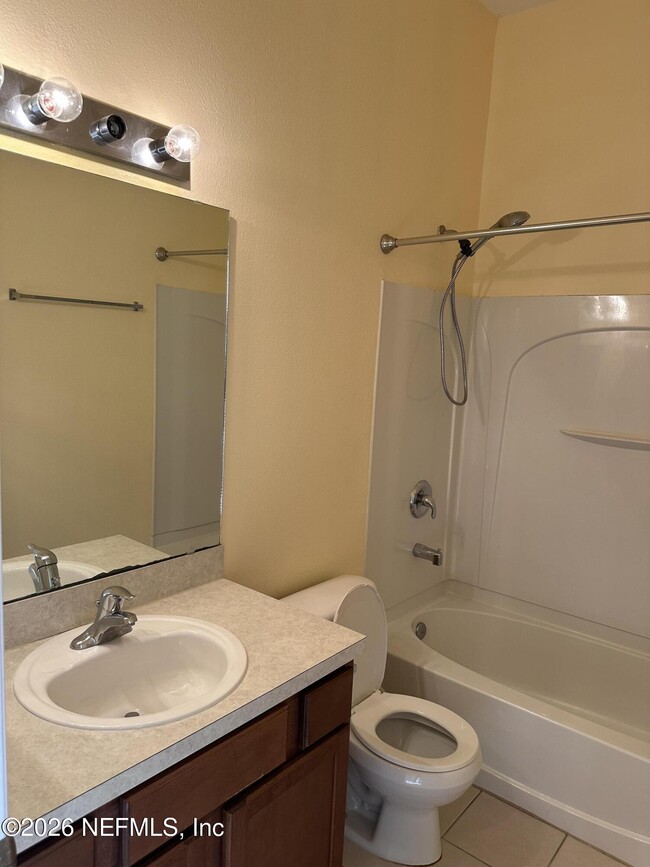 Building Photo - 12997 Sunset Lake Dr