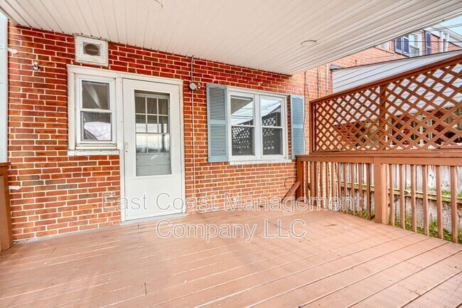 Building Photo - 2735 Moorgate Rd