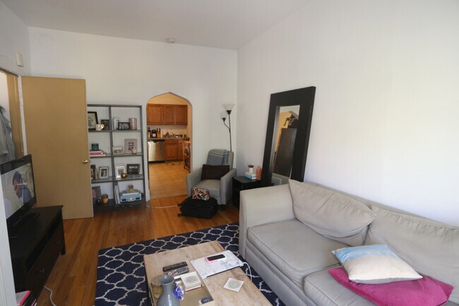 Building Photo - 430 S Racine Ave