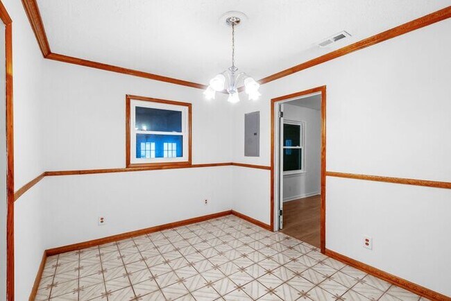 Building Photo - Space to Live, Room to Dream, 4BR/2BA with flex space, office, 2 car dettached garage and ample p...