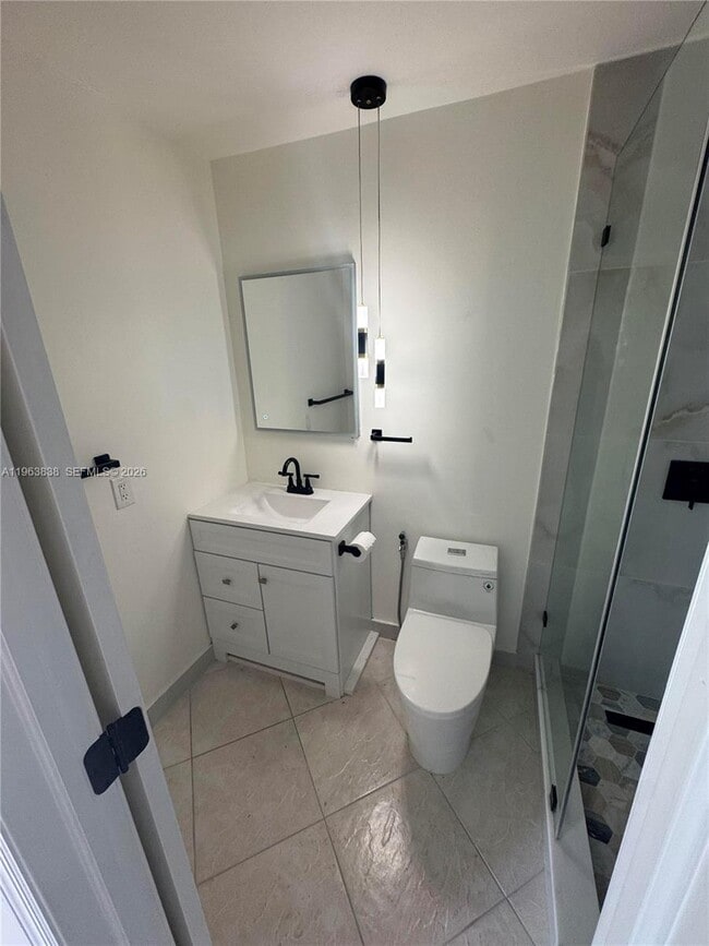 Building Photo - 319 Normandy G