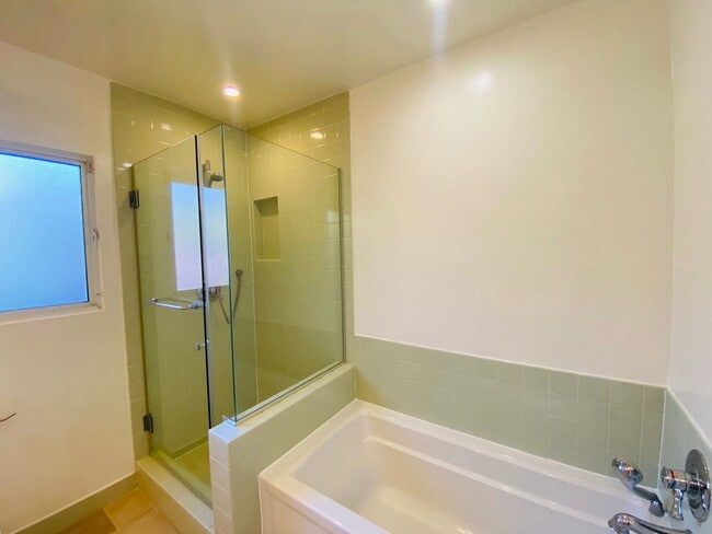 Building Photo - Sitting Proudly on a Vibrant Mar Vista Street, this 3-Bedroom 2-Bathroom Demands Your Attention