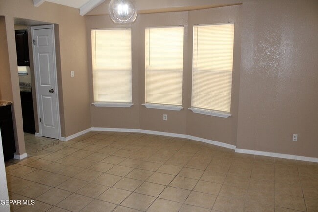 Building Photo - 3120 Voss Dr