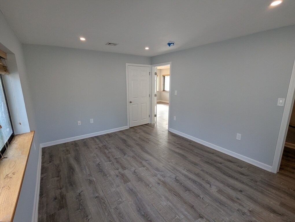 Building Photo - 19 Shepard St