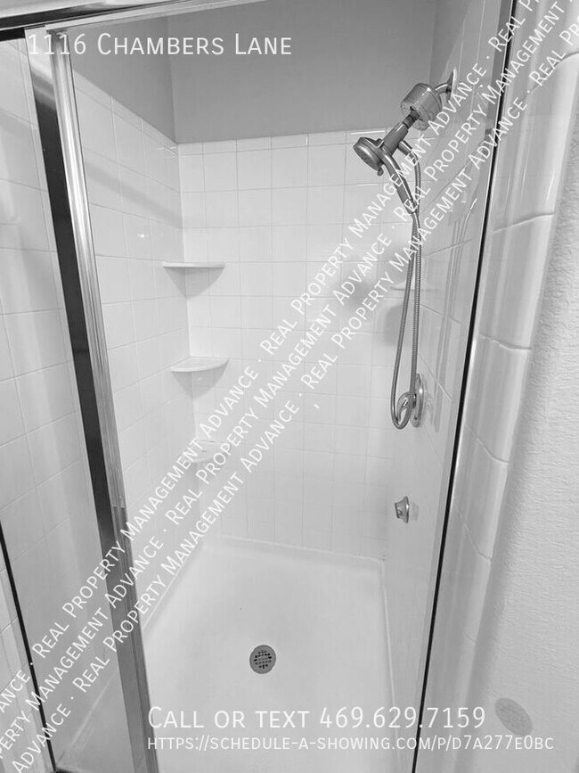 Building Photo - 1116 Chambers Ln