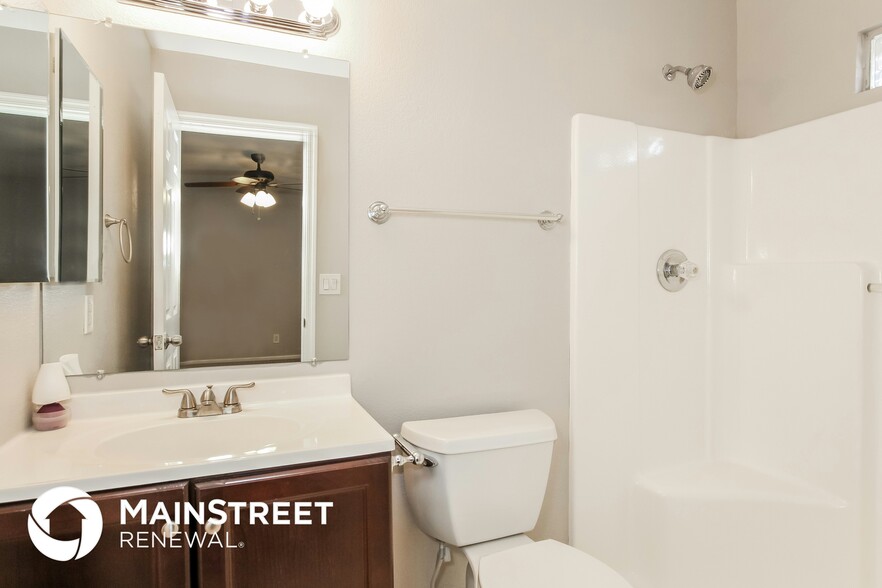 Building Photo - 11635 N 83rd Ave