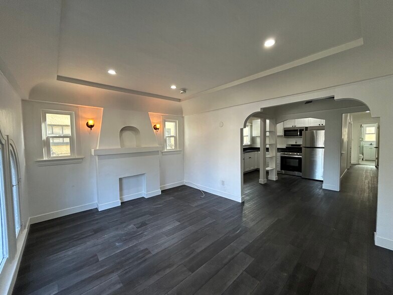 Building Photo - 3308 Glenhurst Ave