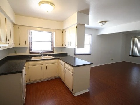 Building Photo - 10723 W Wren Ave