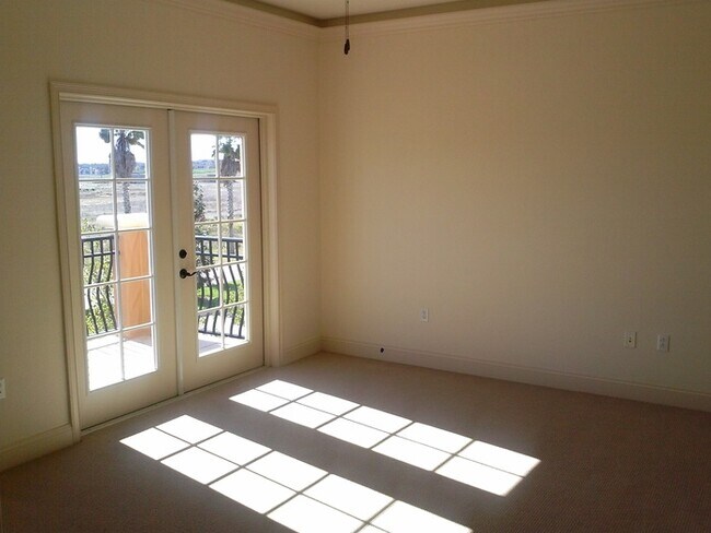 Building Photo - 2646 Bella Vista Dr