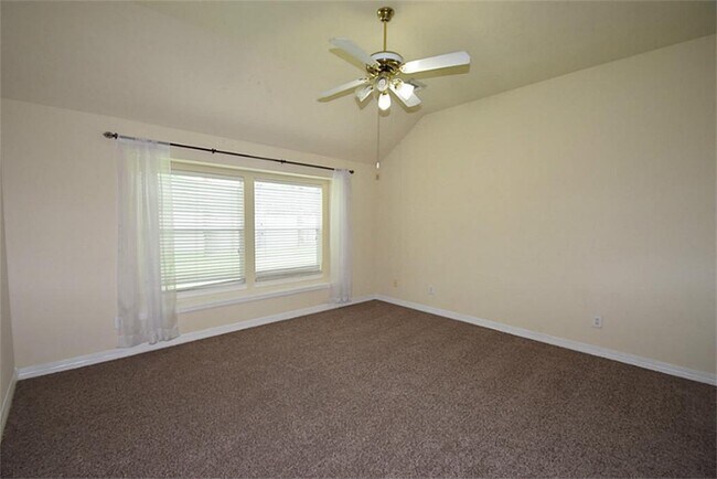 Building Photo - 12106 Laguna Pointe Ln