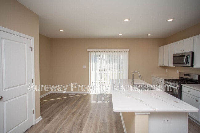 Building Photo - 239 Macoun Way