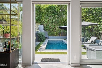 Building Photo - 329 Westbourne Dr