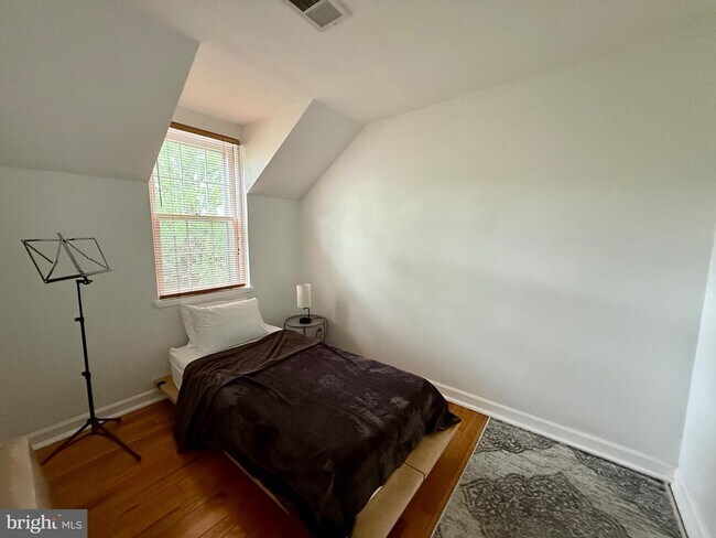 Building Photo - 4273 35th St S