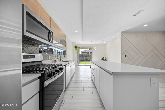 Building Photo - 3741 Peak Pl