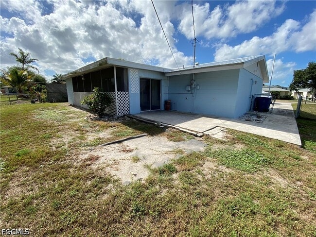 Building Photo - 11310 Linda Loma Dr